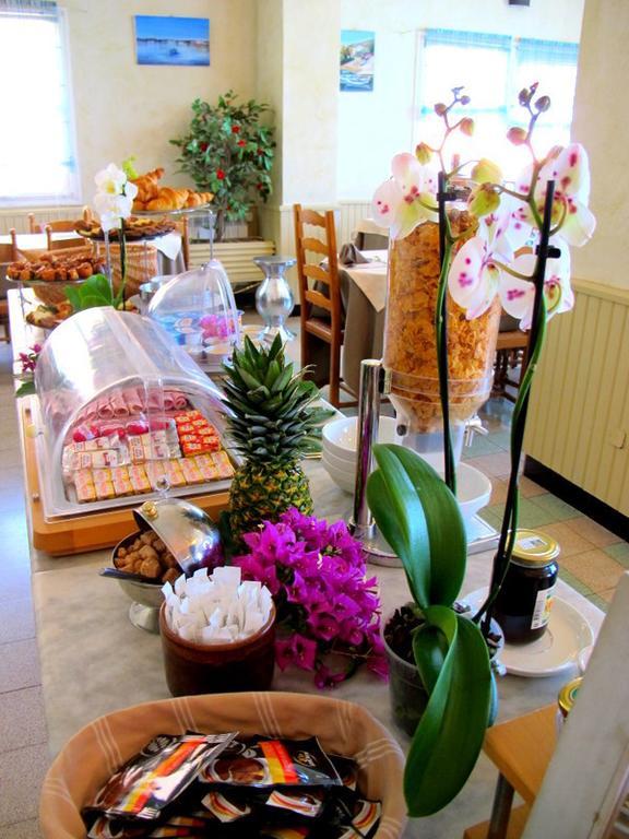 Hotel De La Plage Santa Vittoria Algajola  Buitenkant foto